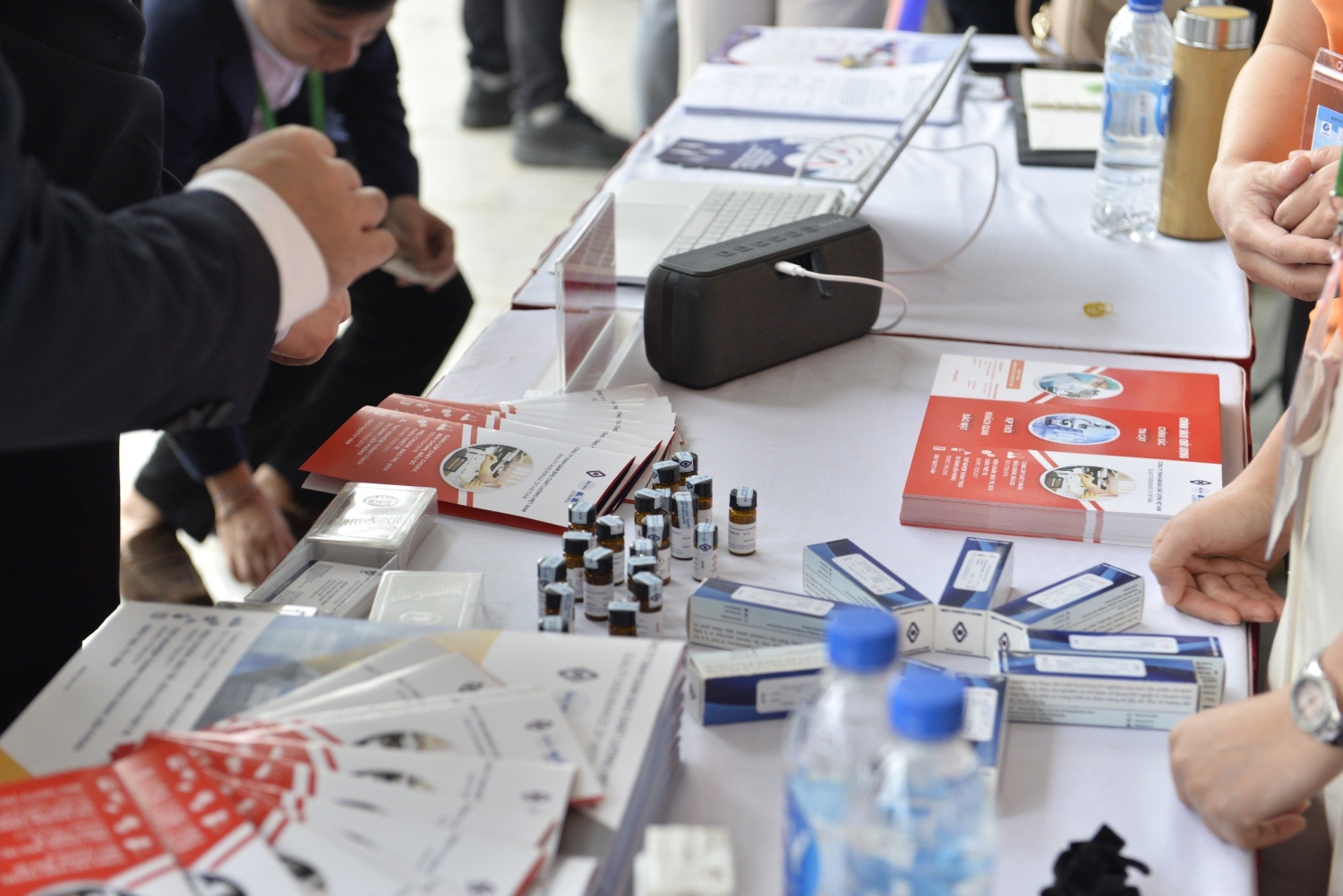 AoV là đơn vị duy nhất tại Việt Nam có năng lực sản xuất, cung cấp mẫu chuẩn, chất chuẩn theo tiêu chuẩn ISO17034:2016.